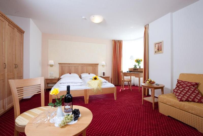 Hotel Oberwirt Velturno Exteriör bild